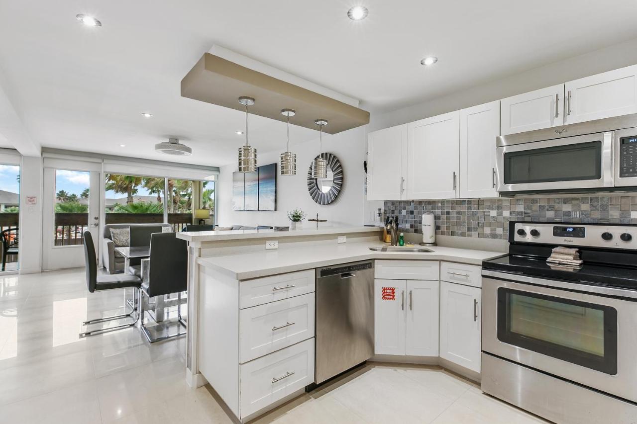 Newly Decorated Condo In Beautiful Beachfront Resort South Padre Island Exterior foto